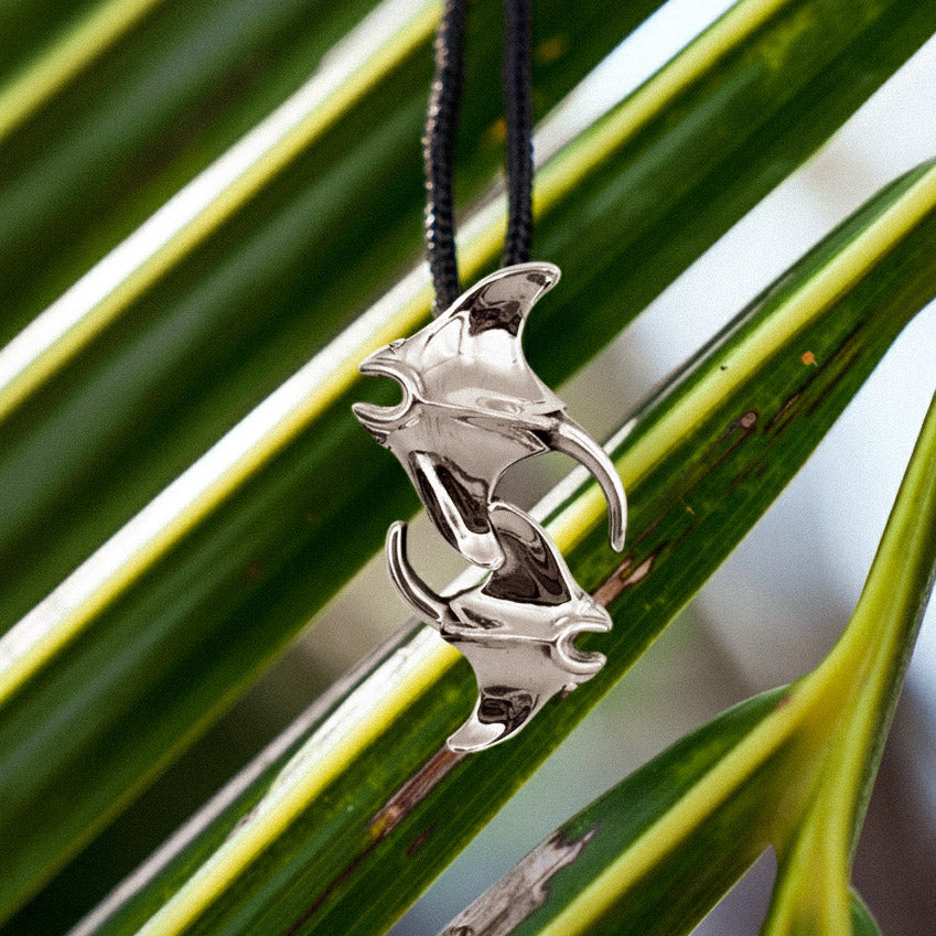DiveSilver Double Manta Ray Sterling Silver Pendant with Hidden Bale TPD6319